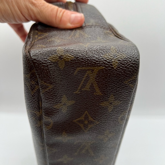 Trousse Toiletry vintage Pouch Monogram Canvas - Picture 13 of 14